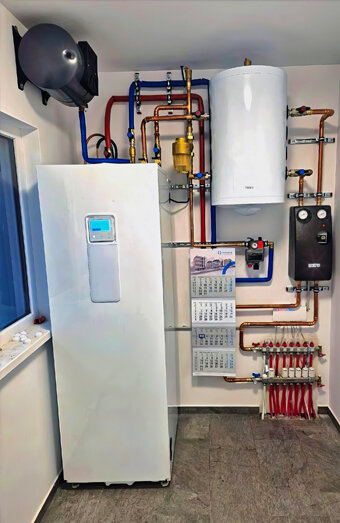 https://gosnellshotwater.com.au/uploads/2025/06/electric-hot-water-system-16929.jpg