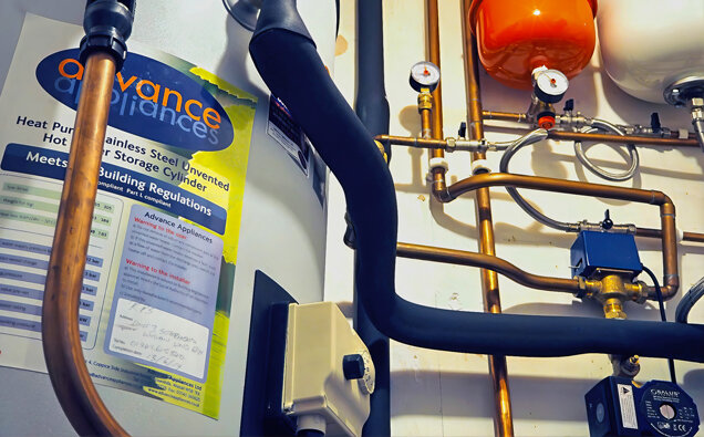https://gosnellshotwater.com.au/uploads/2025/06/electric-hot-water-system-72670.jpg