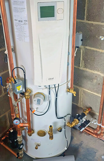 https://gosnellshotwater.com.au/uploads/2025/06/gas-hot-water-system-13675.jpg
