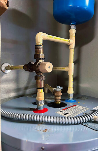 https://gosnellshotwater.com.au/uploads/2025/06/gas-hot-water-system-35892.jpg
