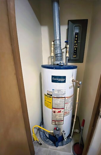 https://gosnellshotwater.com.au/uploads/2025/06/gas-hot-water-system-40702.jpg