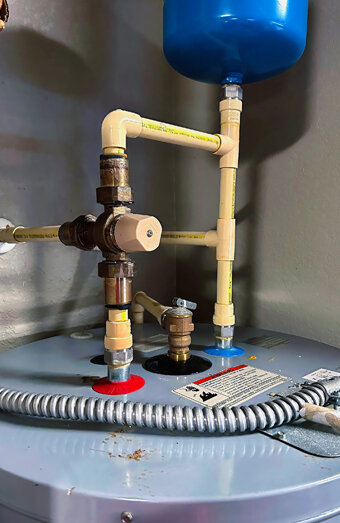https://gosnellshotwater.com.au/uploads/2025/06/gas-hot-water-system-63012.jpg