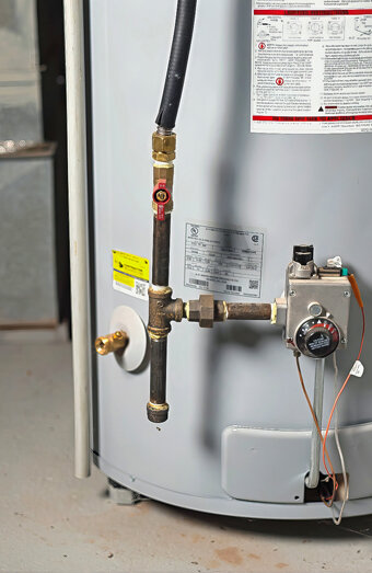 https://gosnellshotwater.com.au/uploads/2025/06/gas-hot-water-system-65811.jpg