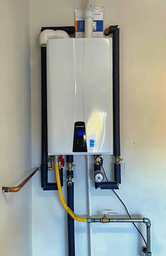 https://gosnellshotwater.com.au/uploads/2025/06/instant-hot-water-systems-63860.jpg