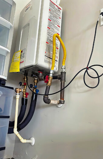 https://gosnellshotwater.com.au/uploads/2025/06/instant-hot-water-systems-65049.jpg